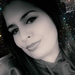 Meet your Posher, Carolina